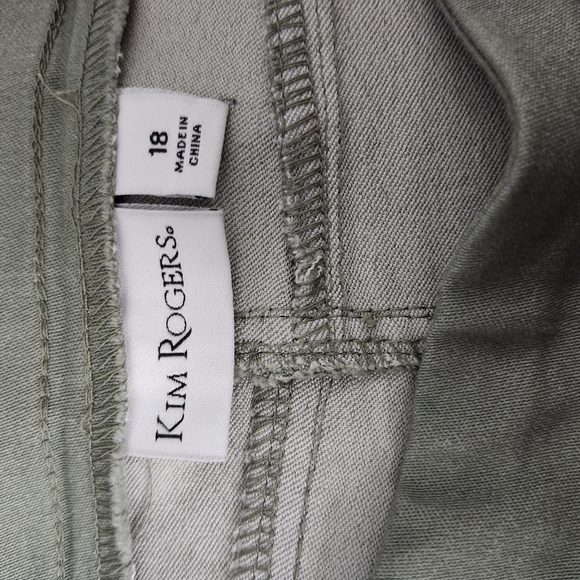 Kim Roger's Capri, Size 18 - Picture 4 of 5